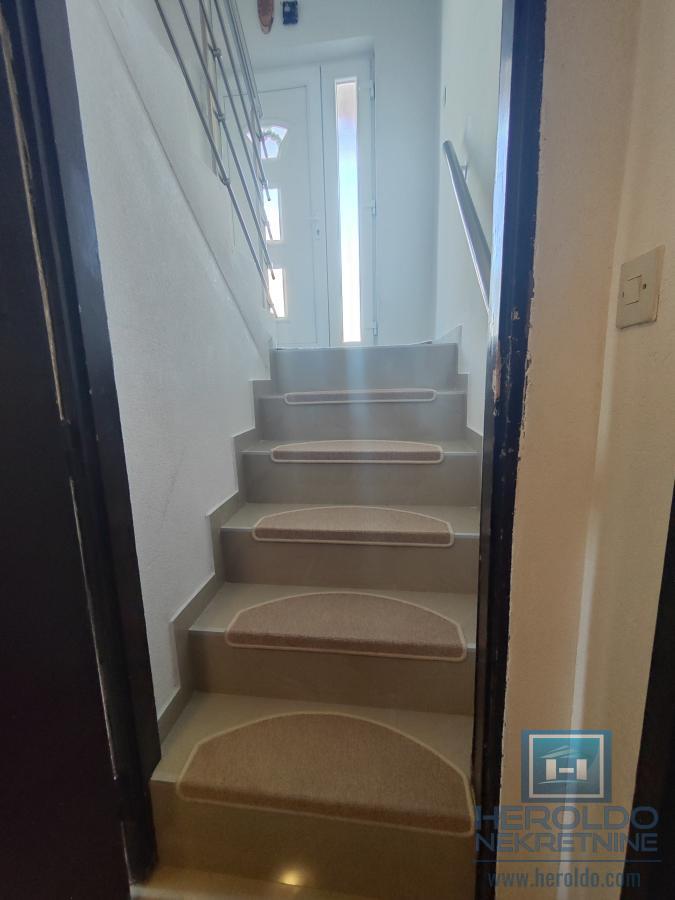 Prelepa nova kuća na Budžinom brdu