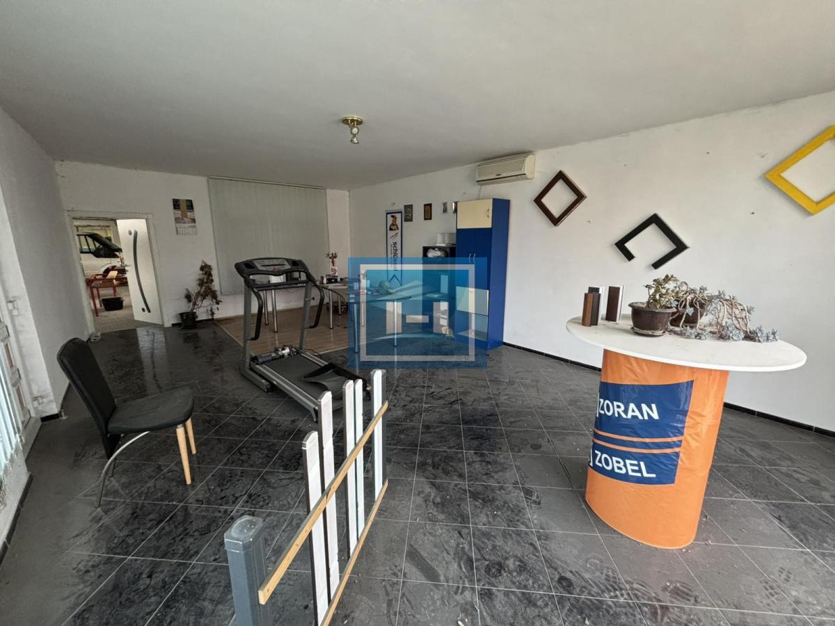 Hala 400 m² na placu od 36 ari – odlična investicija u Ribaru