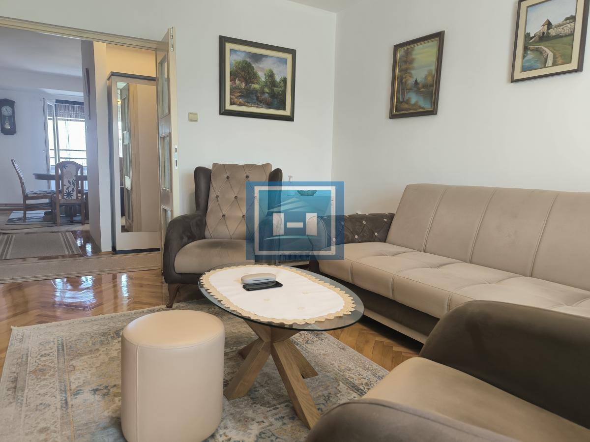 Na prodaju trosoban stan u Ćupriji