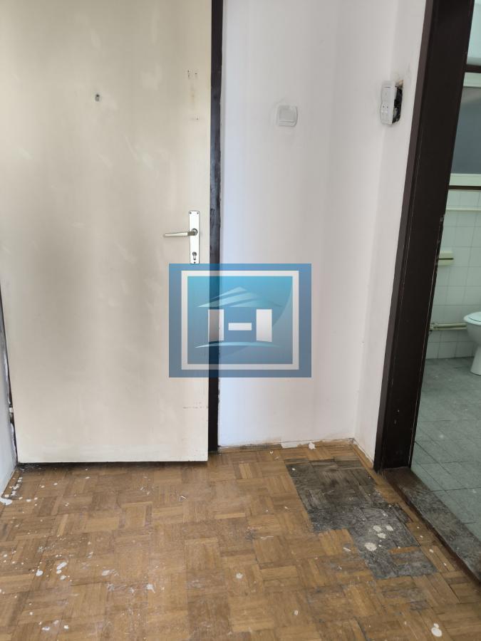 Idealna prilika! Stan sa terasom i pogledom u mirnom delu grada