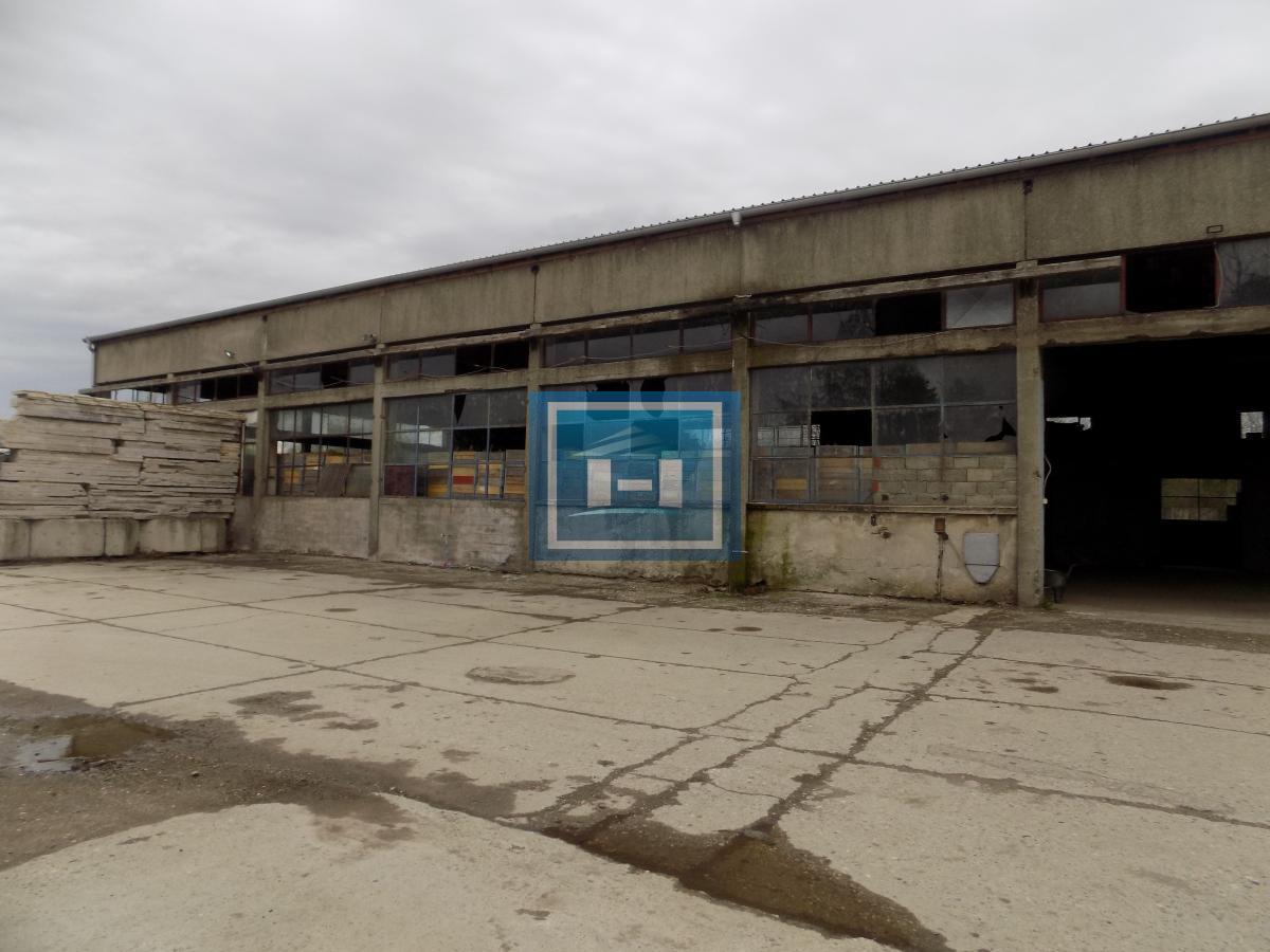 Hala za renoviranje sa kancelarijskim delom