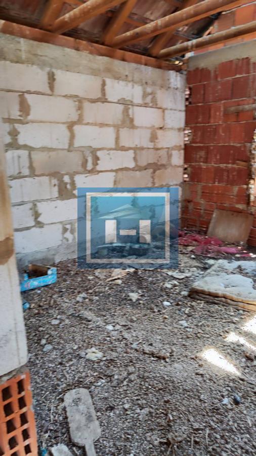 Domaćinstvo u okolini Jagodine sa 4 objekta na prostarom placu od 47 ari