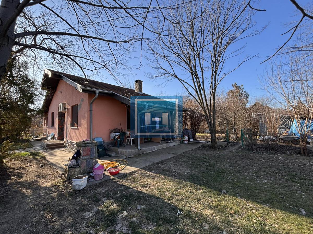 Kuća od 120m2 u naselju Kupusara na 7.39a placa