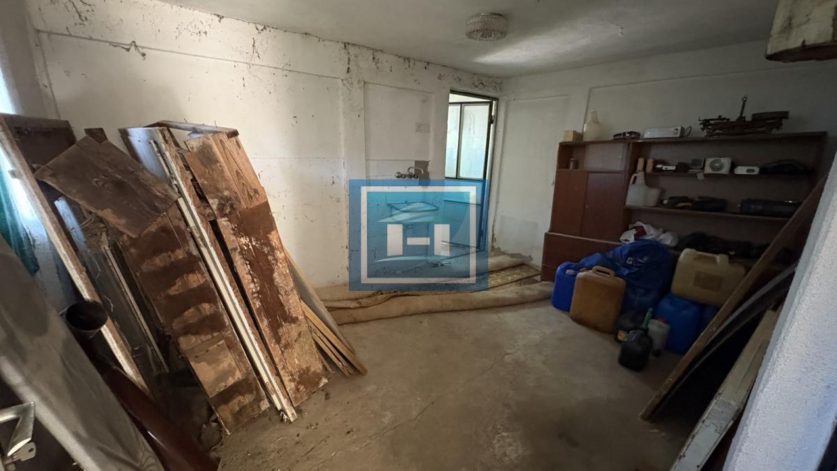 KUĆA SA ZEMLJIŠTEM – MIR I PRIRODA NA SAMO 10 MINUTA OD GRADA