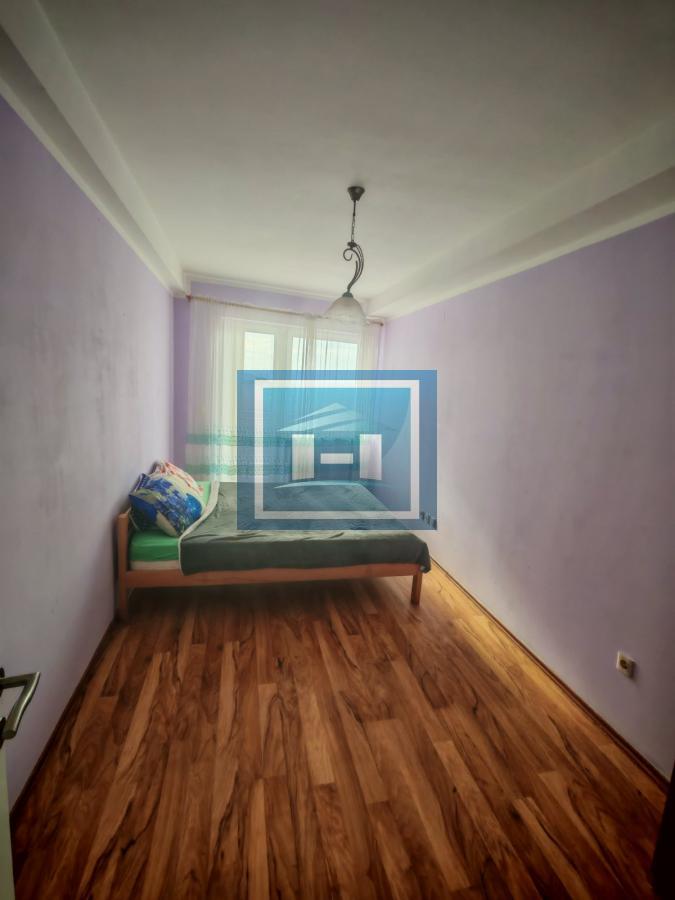 Trosoban stan u samom centru grada