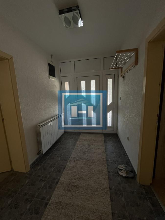 Na prodaju nova kuća 10 km od grada – legalizovana, useljiva i odmah dostupna