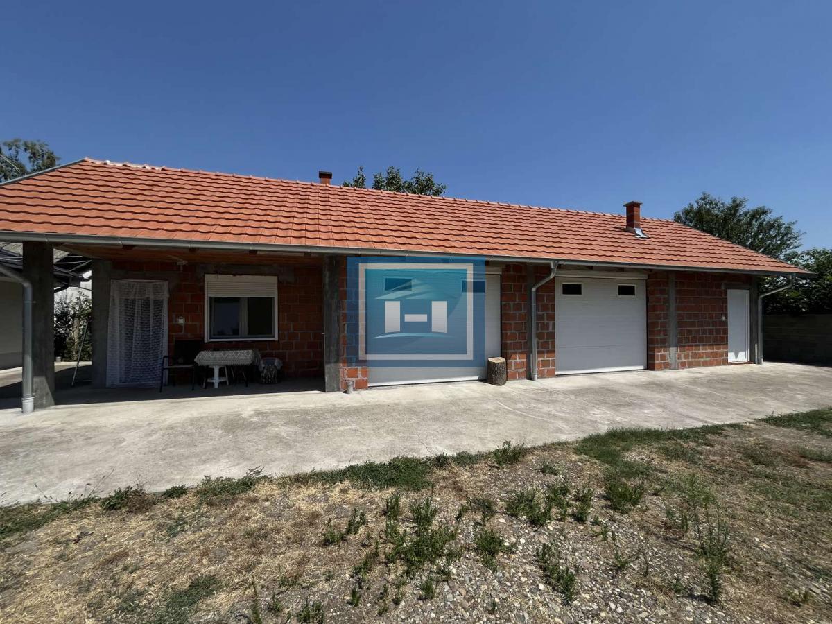 Na prodaju nova kuća 10 km od grada – legalizovana, useljiva i odmah dostupna