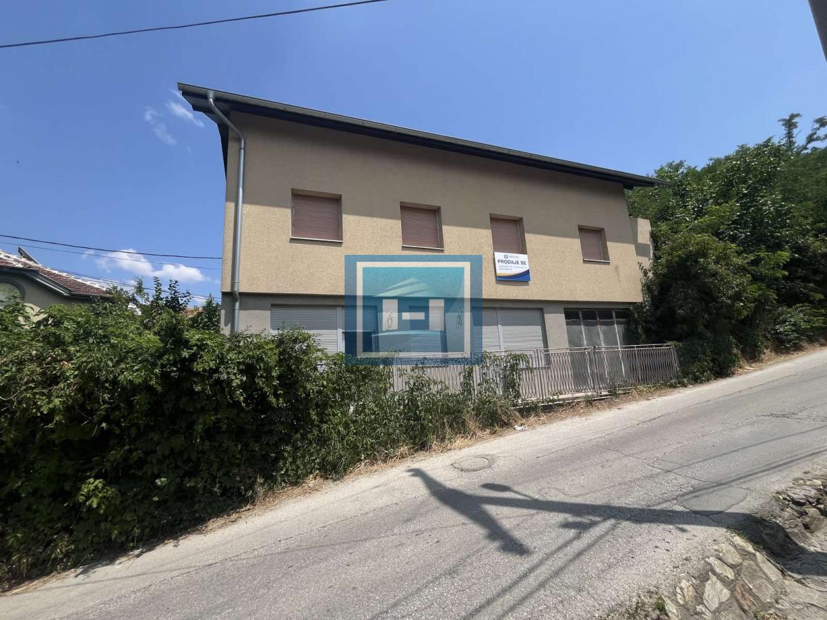 Kuća na 20a placa  odmah pored izletišta Potok