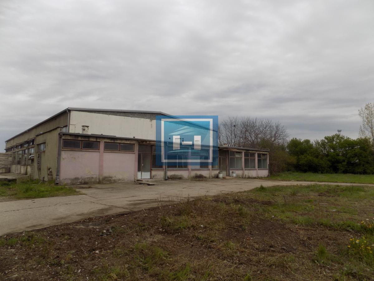 Hala za renoviranje sa kancelarijskim delom