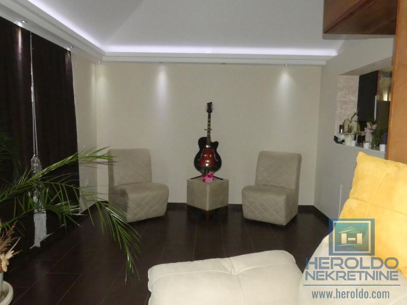 Lux stan sa galerijom, Akva park