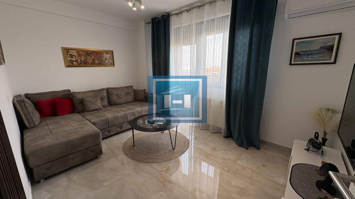 IZDAJE SE LUKSUZAN STAN U KOMPLEKSU CRNJANSKI – 45m²