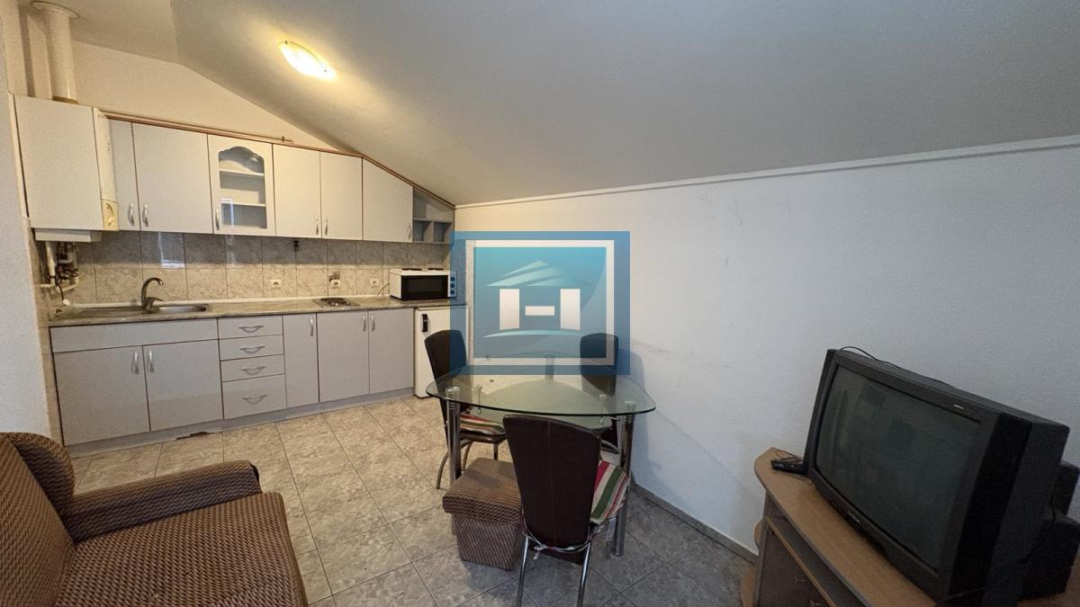 Prodaje se namešten stan od 37m² – Odlična lokacija, idealan za investiciju!