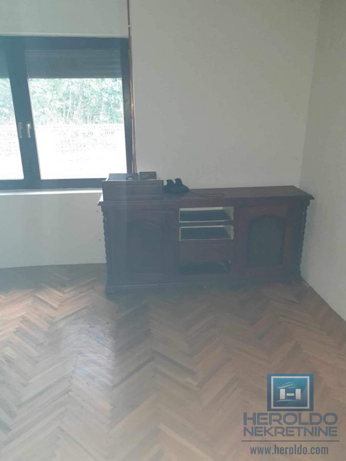 Kompletno seosko domaćinstvo u Sedlaru