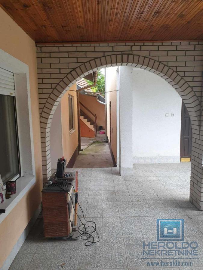 Kompletno seosko domaćinstvo u Sedlaru