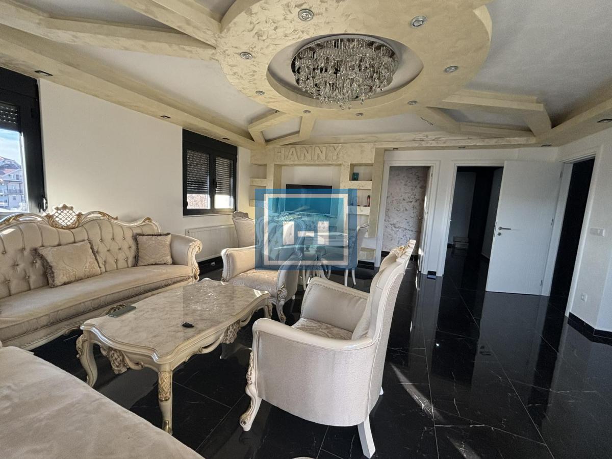 Ekskluzivan stan s pogledom na grad i stadion u kompleksu Crnjanski