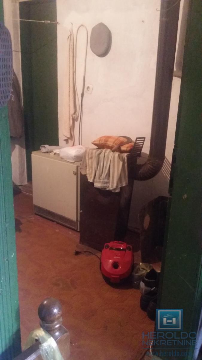Starija kuća u centru sela Vojska