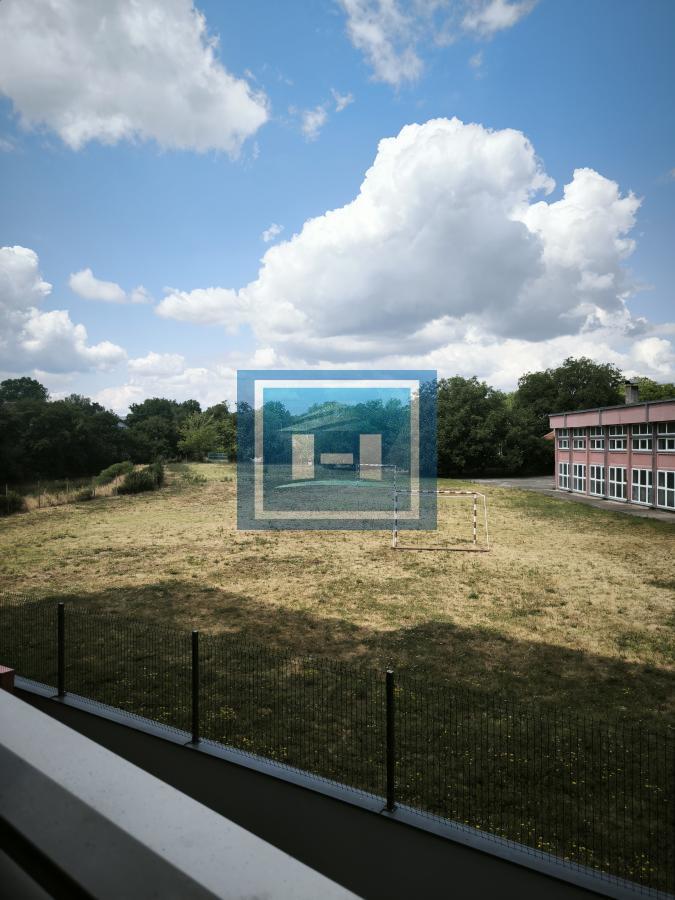 IZDAJE SE NOV, PROSTRAN STAN U CENTRU ĆUPRIJE – IDEALAN ZA PORODICE, FIRME I PRIVATNE DELATNOSTI