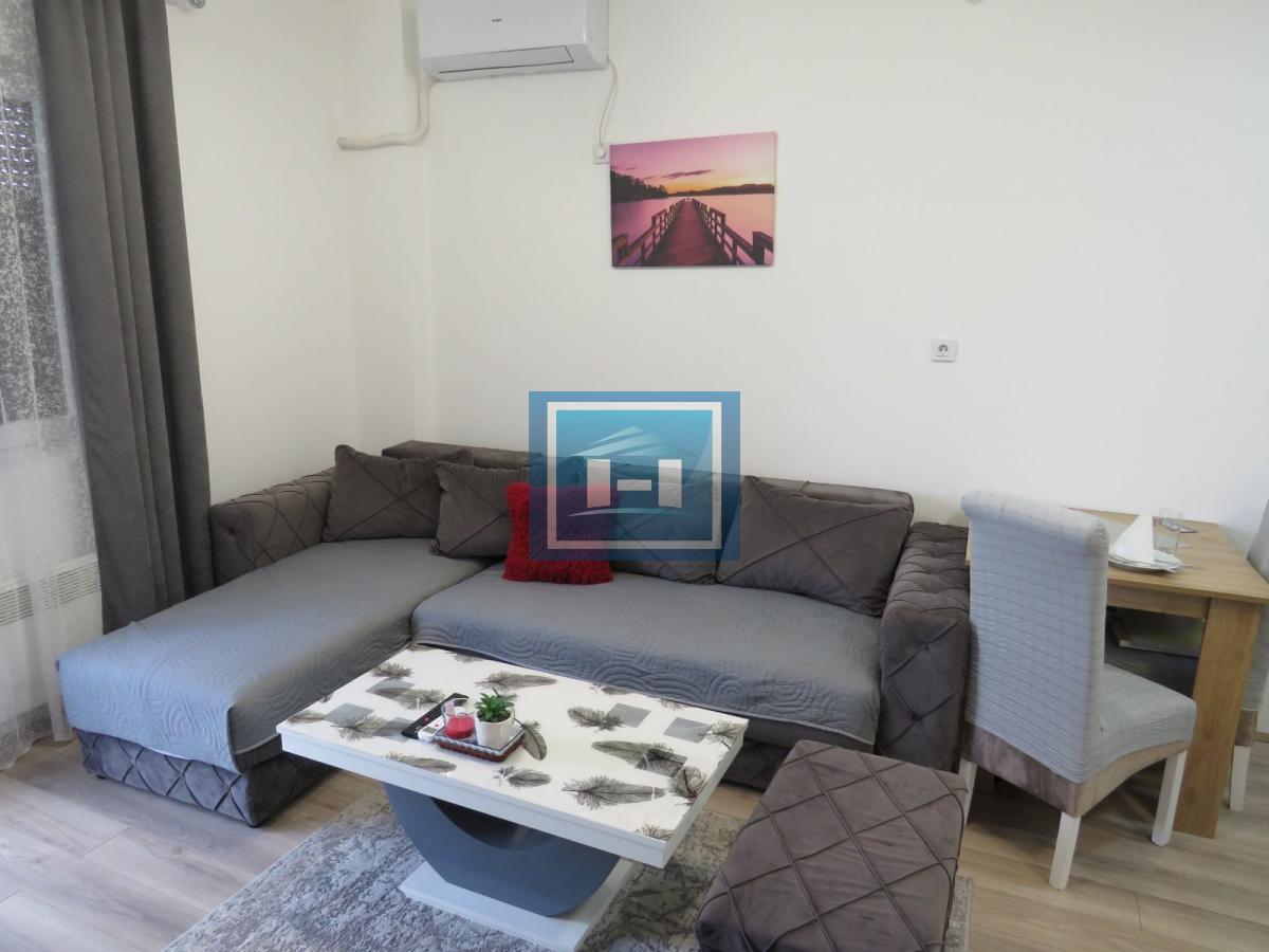 Stan do samog Akva parka niže spratnosti