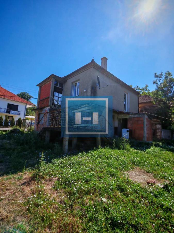 Prodaja kuce u Krivom Viru