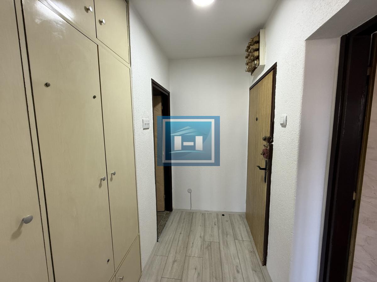 Renoviran stan na mirnoj lokaciji – spreman za useljenje