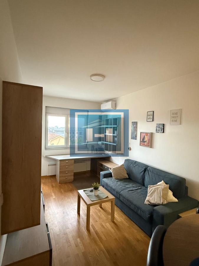 Zvezdara - Lux namešten stan 30 m² sa parkingom