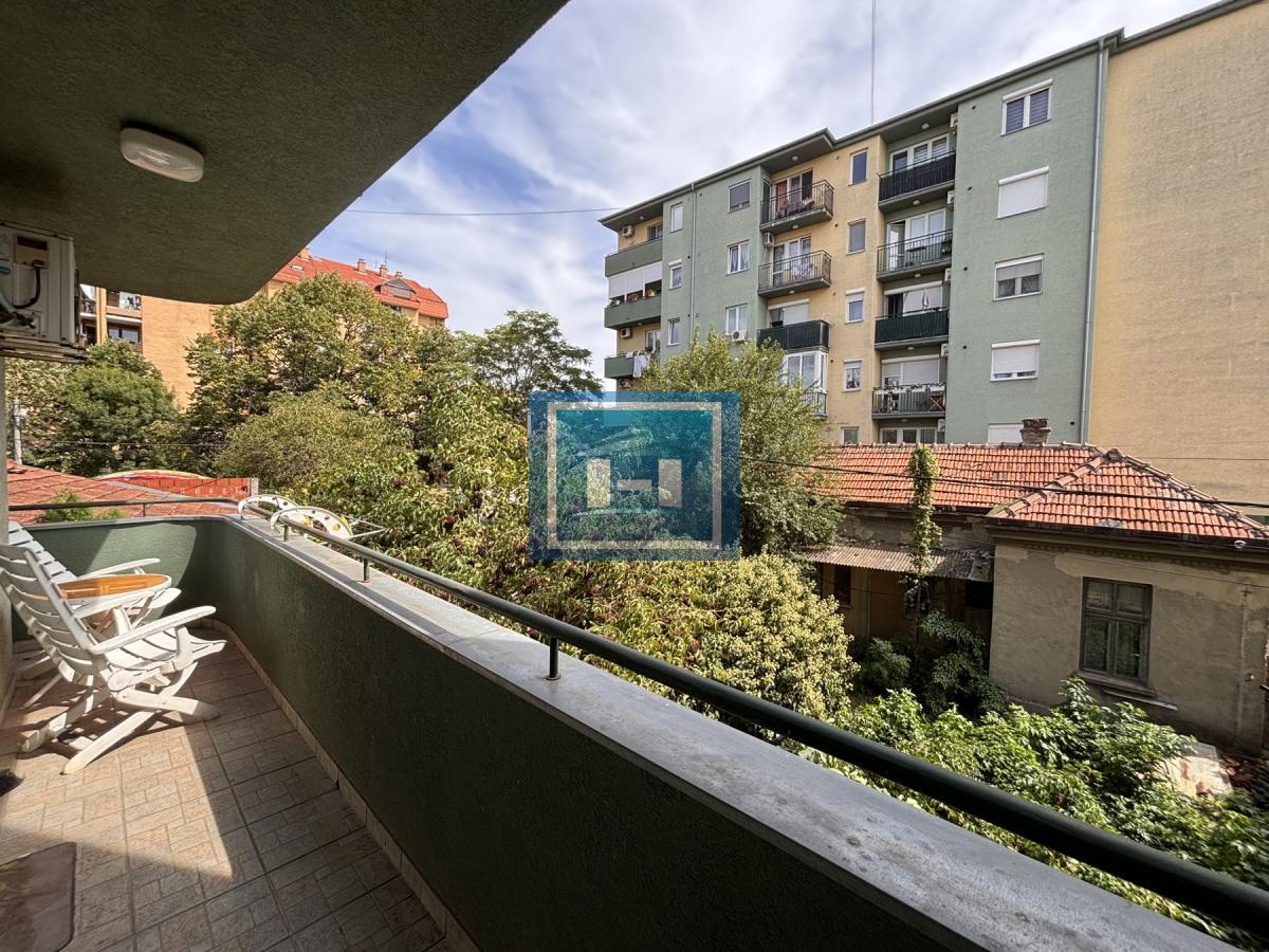 Izdaje se moderan stan u srcu grada – 49m²