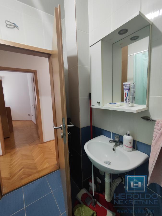 Trosoban stan u blizini Akva parka