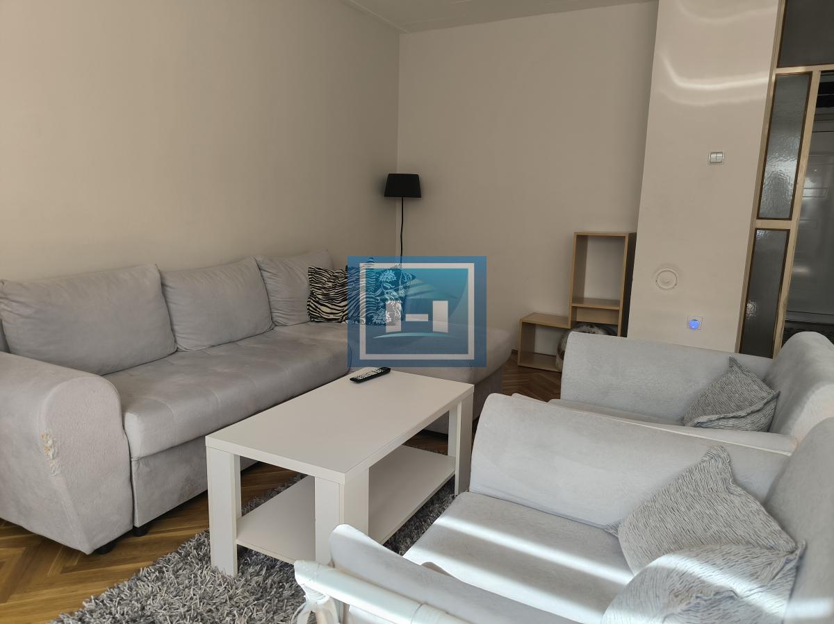 Na prodaju stan u Ćupriji u zgradi sa liftom