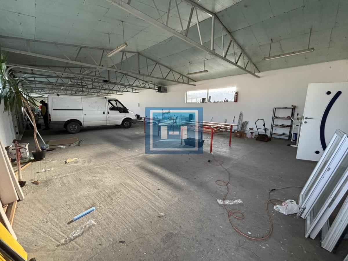 Hala 400 m² na placu od 36 ari – odlična investicija u Ribaru