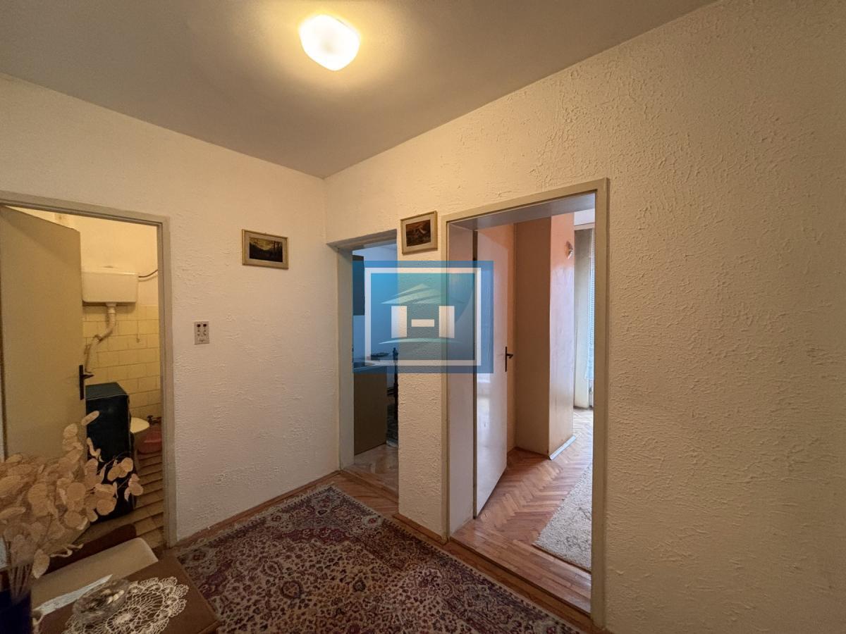 Stan na Strelištu sa podrumom i garažom - hitna prodaja!