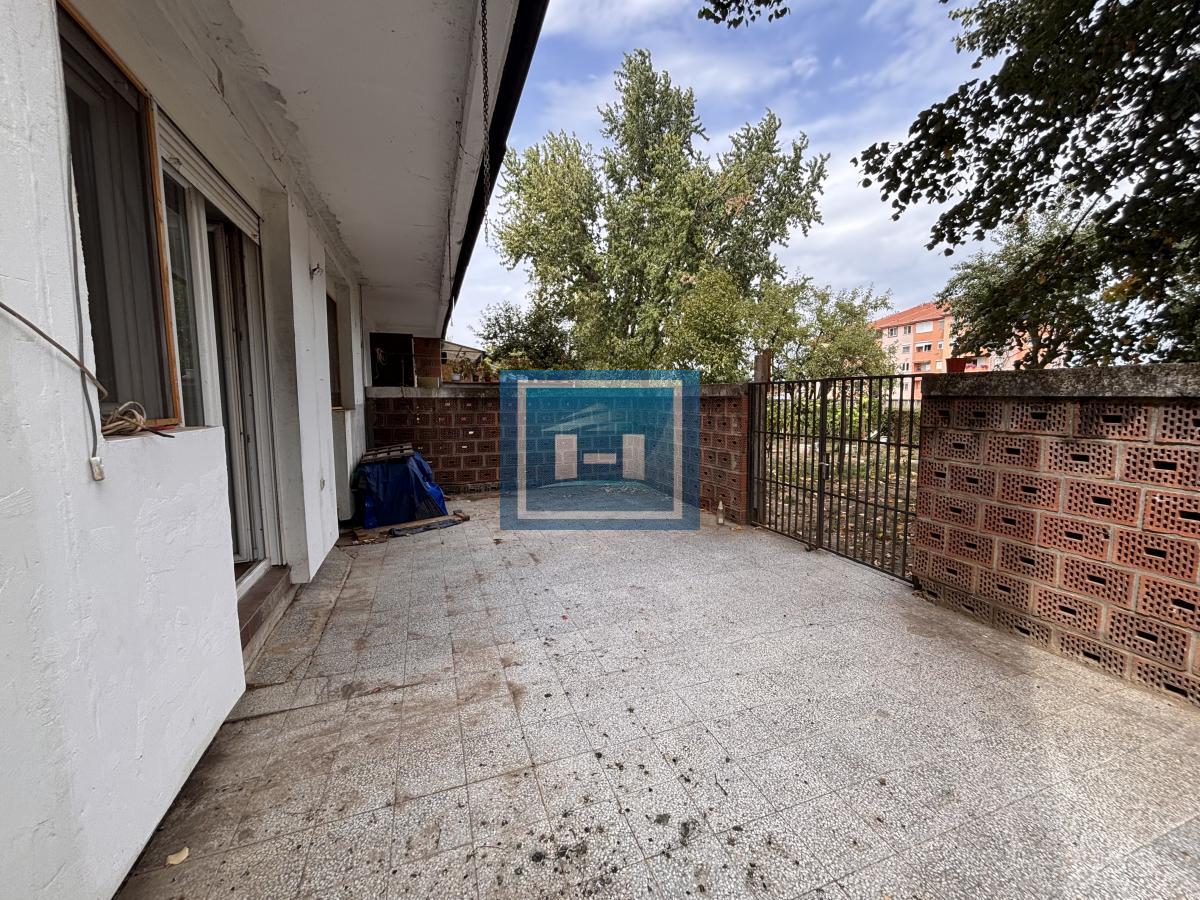 Izdaje se komforan stan -200e