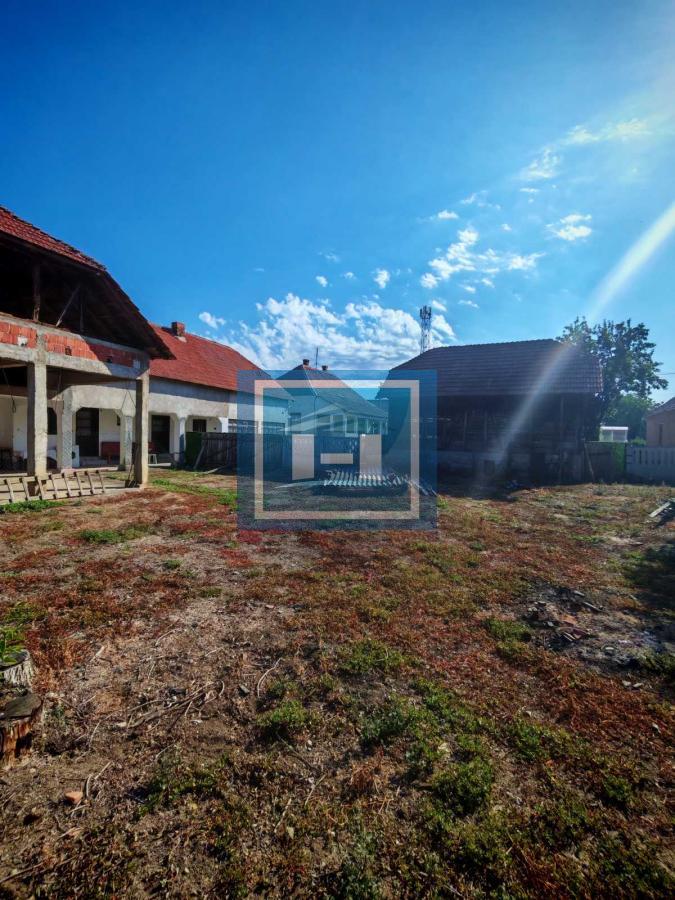 Na prodaju seosko domaćinstvo u Donjem Katunu