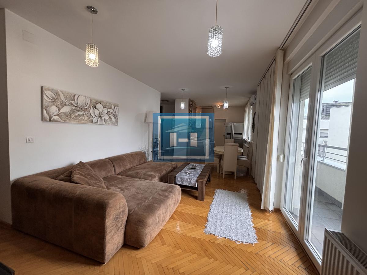 Savršen četvorosoban stan na još boljoj lokaciji