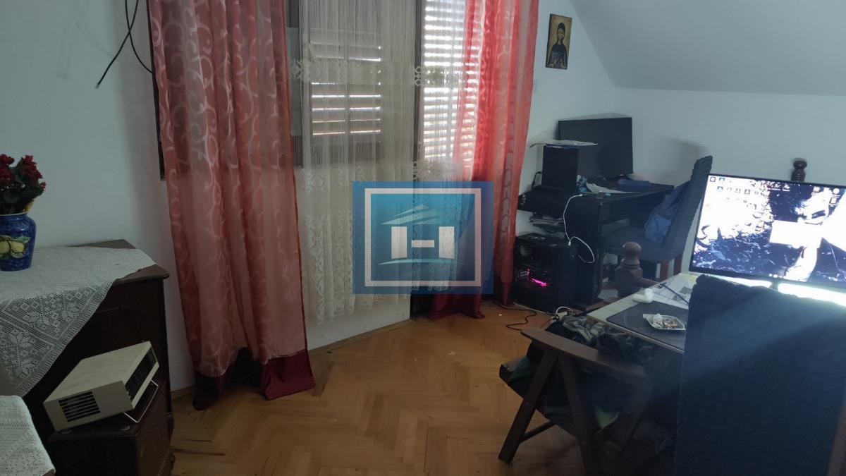 Kuća u okolini Jagodine na dva nivoa odmah useljiva sa svim priključcima