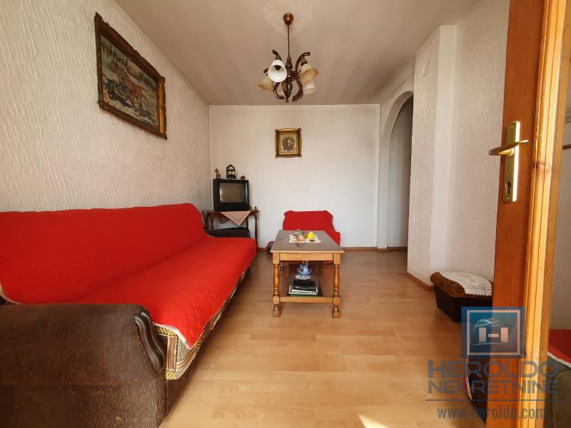 Kuća u Voljavču, kod škole