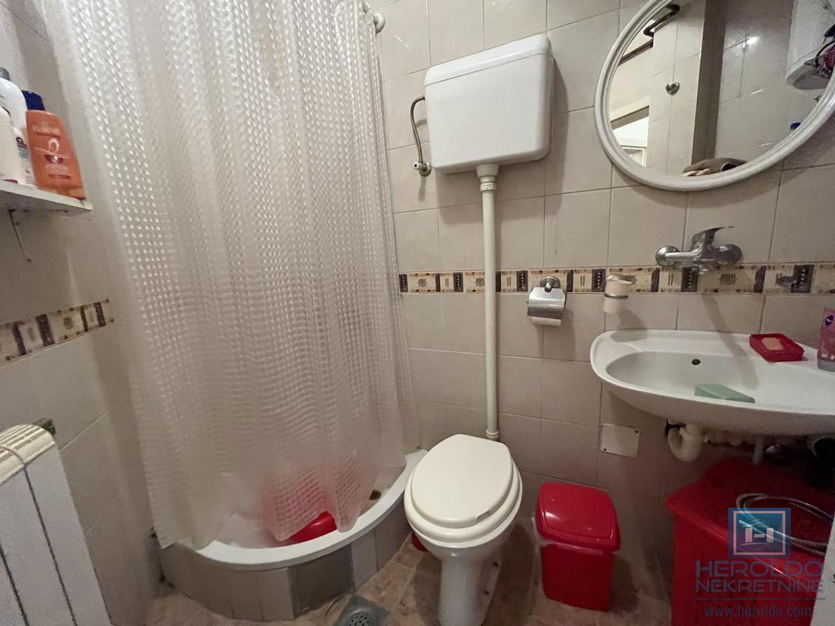 Dvosoban stan na super lokaciji