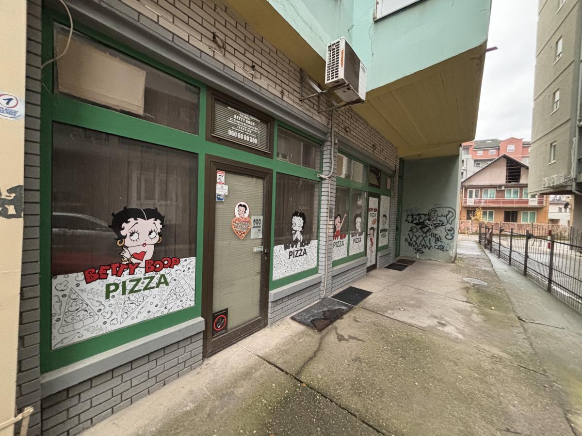 Izdaju se dva lokala spojena u jednom u centru Jagodine