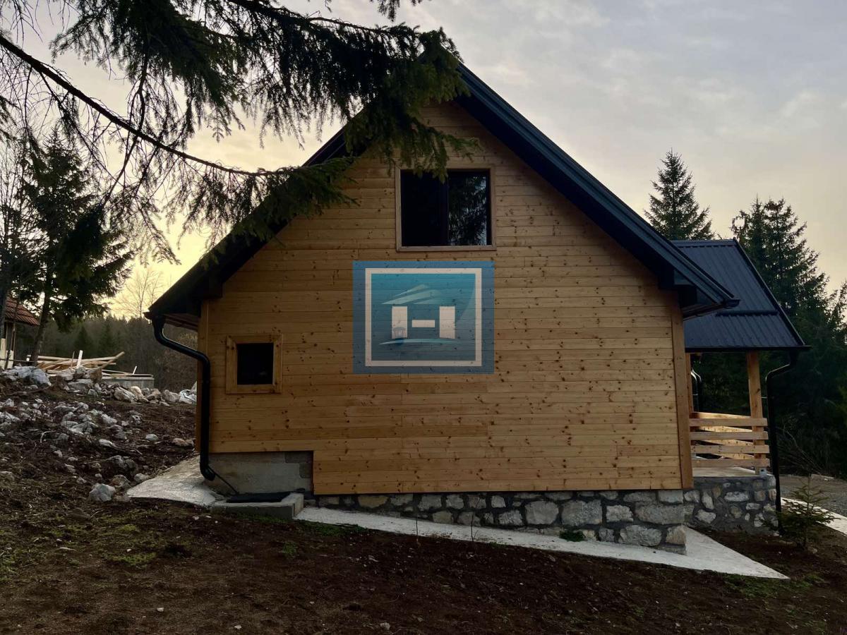 Nova vikendica na Tari