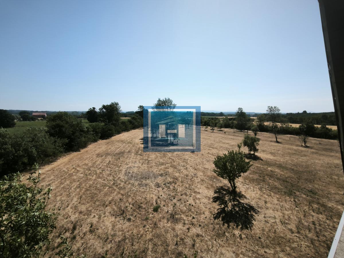 * NA PRODAJU – DVE KUĆE + POMOĆNI OBJEKAT NA VELIKOM PLACU – SELU VLAŠKA, KOD ĆUPRIJE *