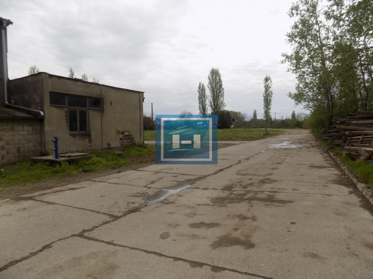 Hala za renoviranje sa kancelarijskim delom