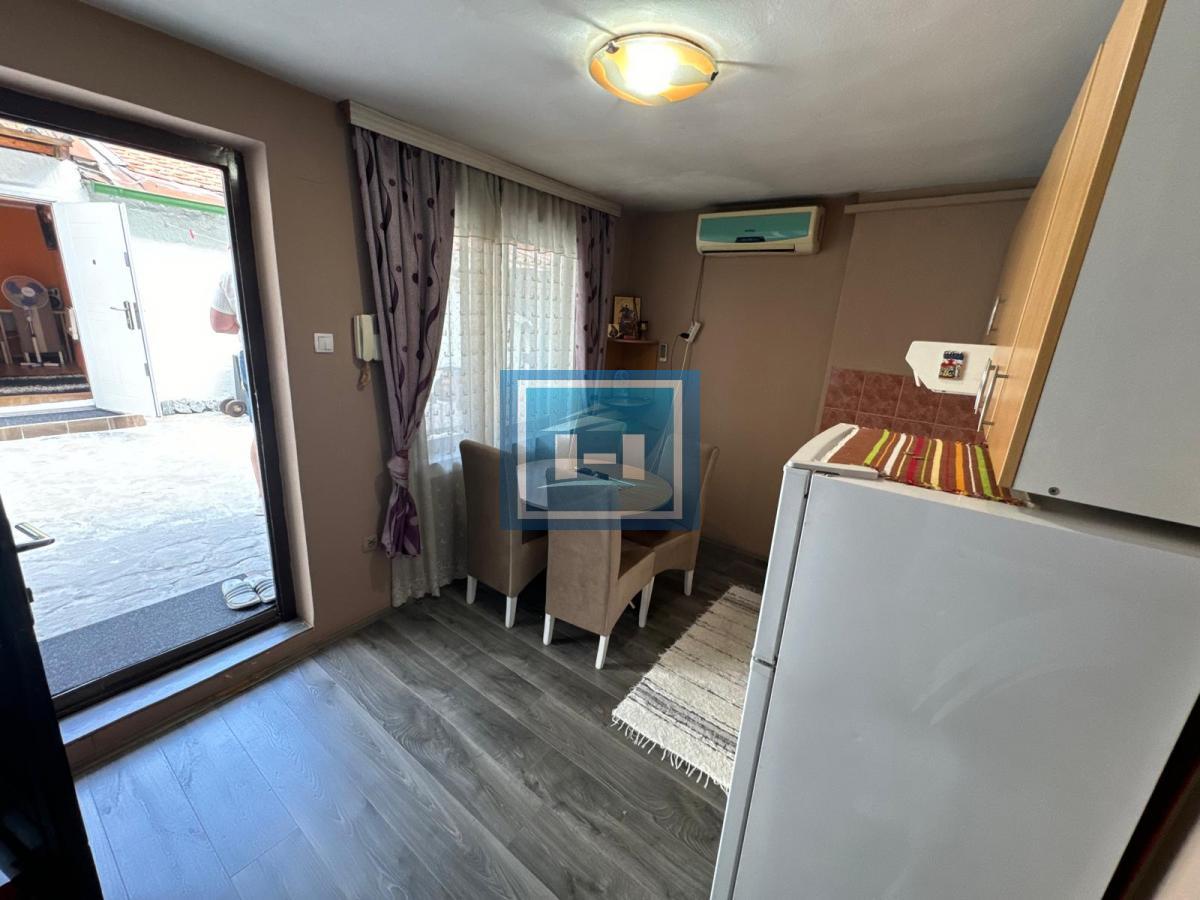 Kuća 90 m², 4 ulaza, 2 kupatila, dvorište – Admirala Geprata, centar Beograda