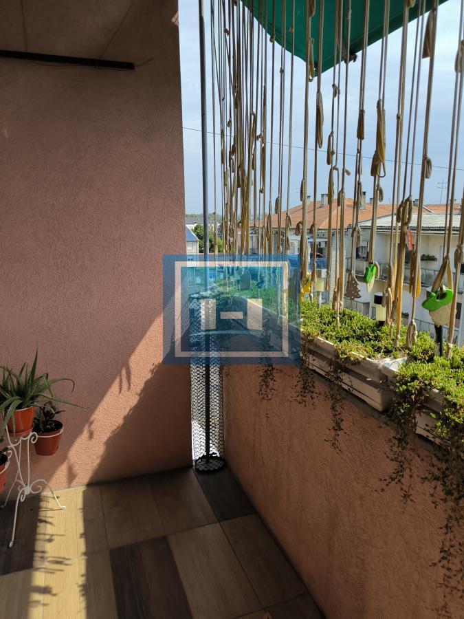 Na prodaju prostran stan u samom centru Ćuprije