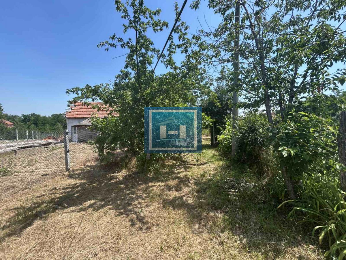 Plac za izgradnju vikend kuće ili hale  na glavnom putu Lapovo Batčina