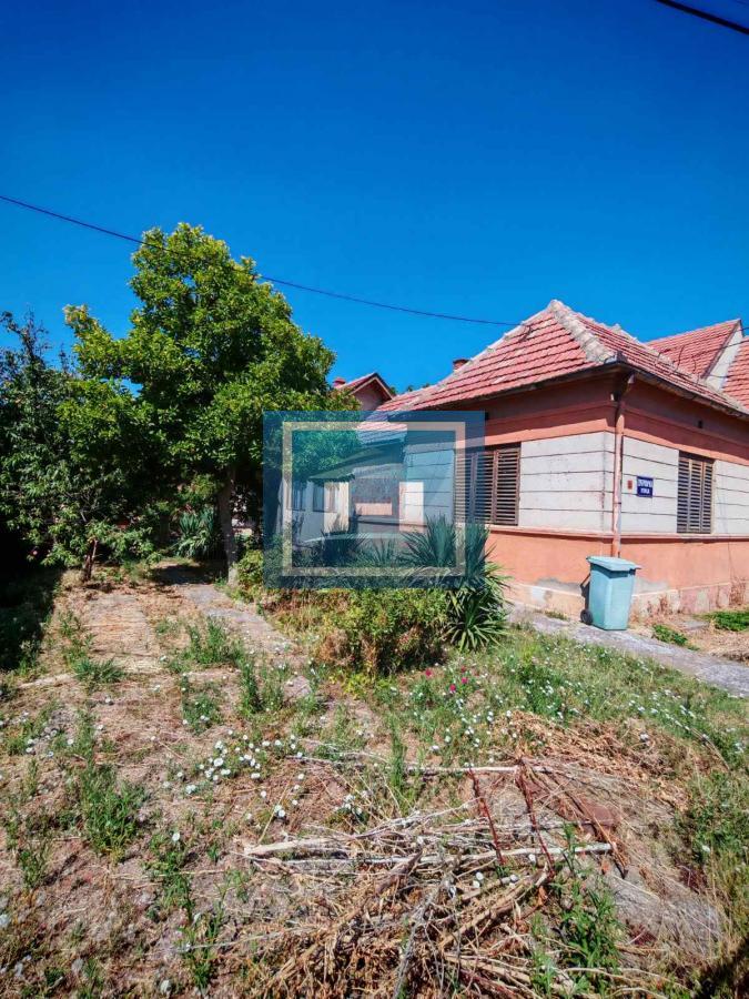 Kuća na idealnoj lokaciji sa ulaganjima