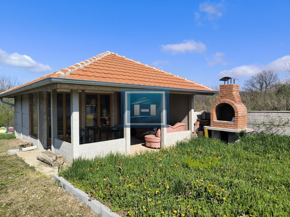 Nova vikendica u Paljanu – 44m² na 19 ari placa!