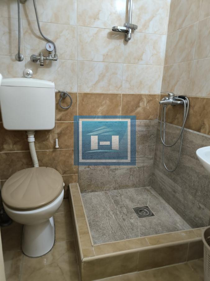 Stan 55 m² na glavnoj ulici – prvi sprat