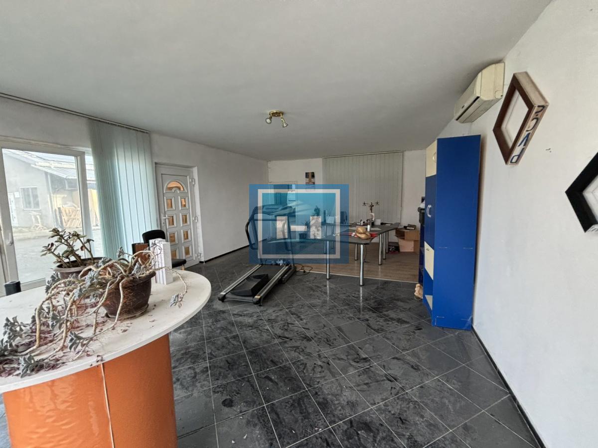 Hala 400 m² na placu od 36 ari – odlična investicija u Ribaru