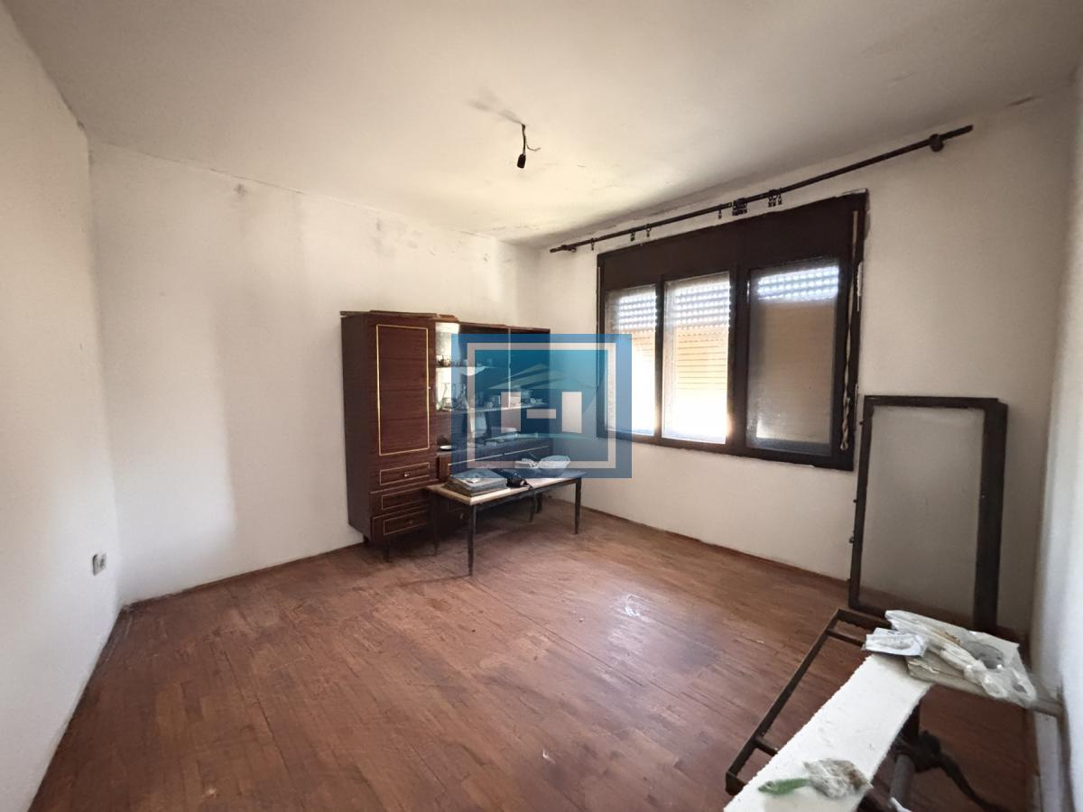 Seosko domaćinstvo – kuća preko 300 m² na placu preko 30 ari