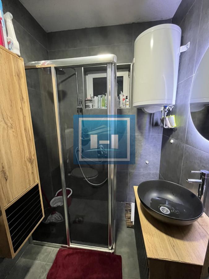 EKSKLUZIVNA PONUDA – Prostrana porodična kuća vrhunskog kvaliteta