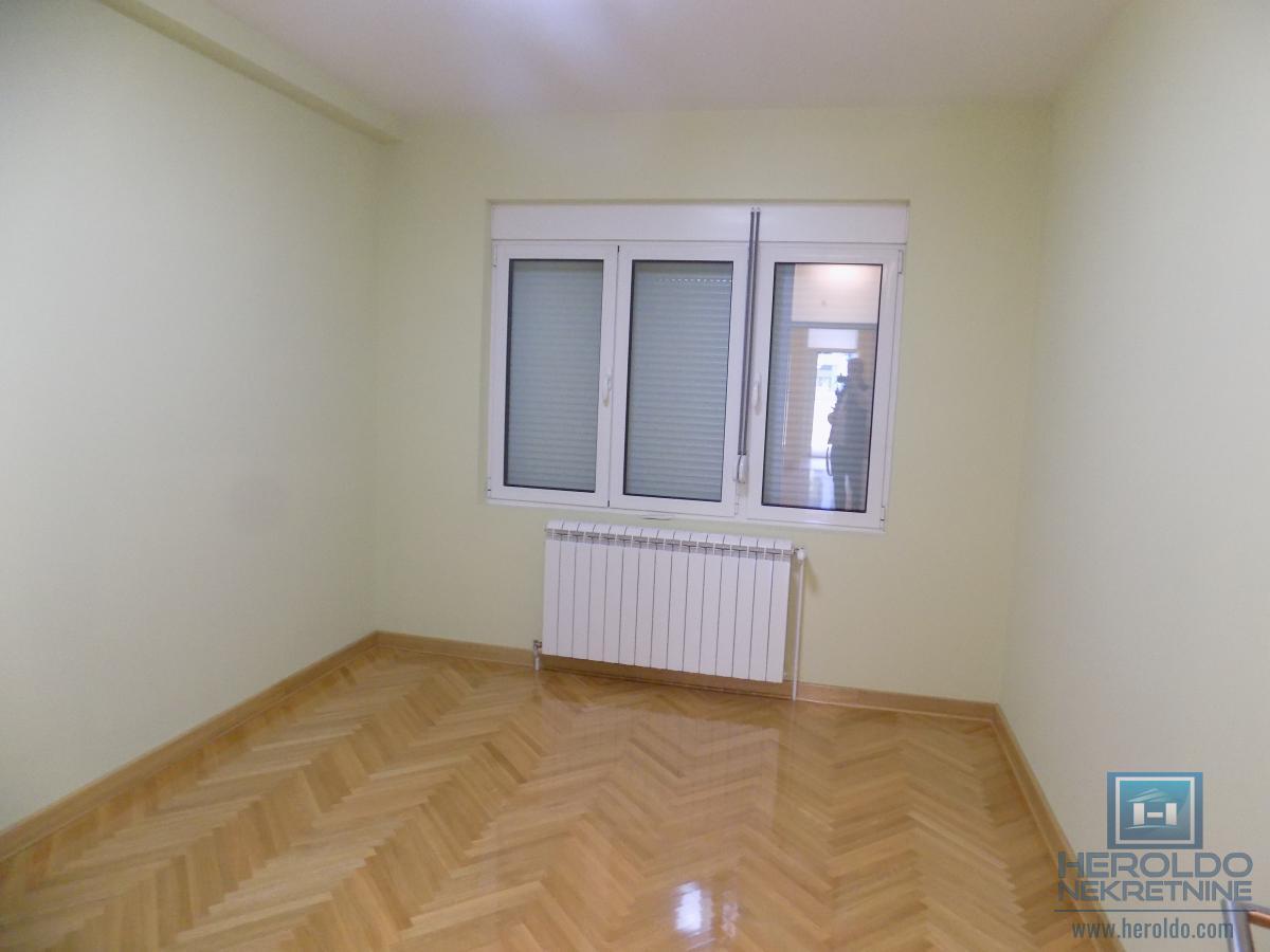 Nova kuća bez ulaganja u naselju 4.juli